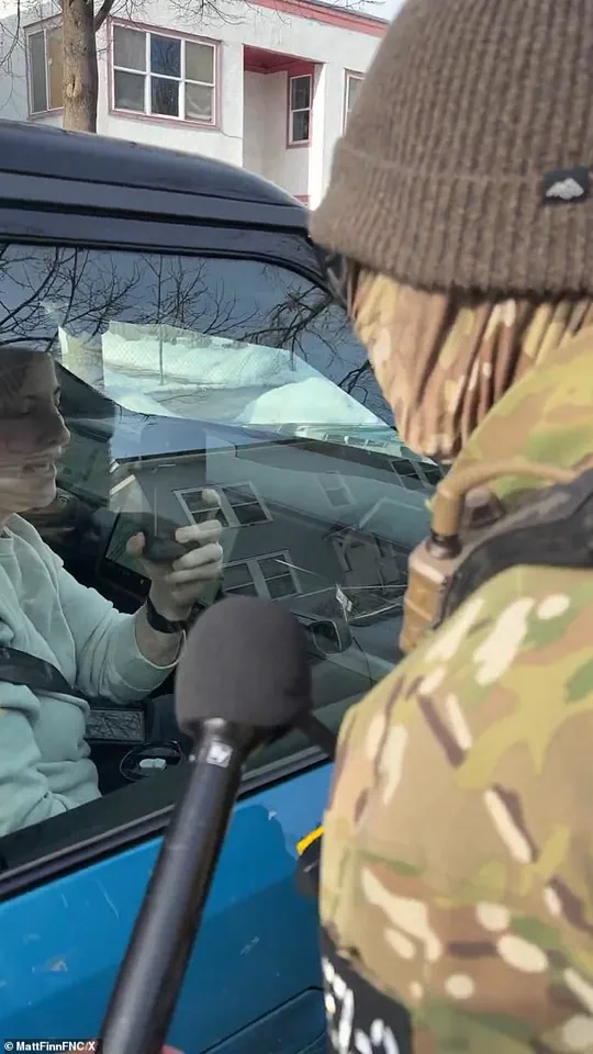 Minneapolis ICE Confrontation Ignites Public Divide, Reflecting Tensions Over Government Enforcement