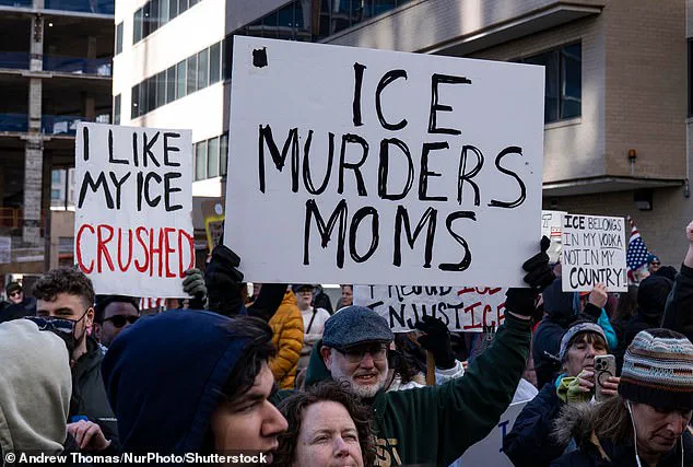 Breaking: Joe Rogan Sparks National Debate Over ICE Raids and Nazi Gestapo Parallels in Discussion with Sen. Rand Paul