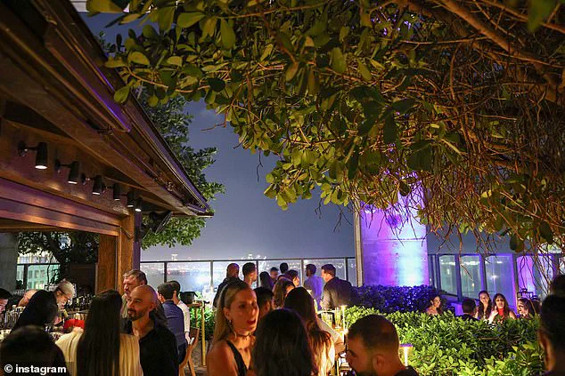 Florida Woman Faces 10 Felony Charges in Alleged Miami Bar Theft Scheme, Raising Safety Concerns