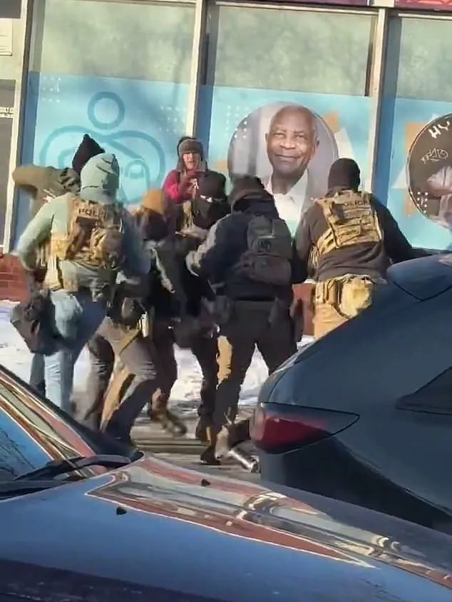 Minneapolis Mayor Calls on President Trump to 'Be a Leader' After Federal Agent Shoots Citizen