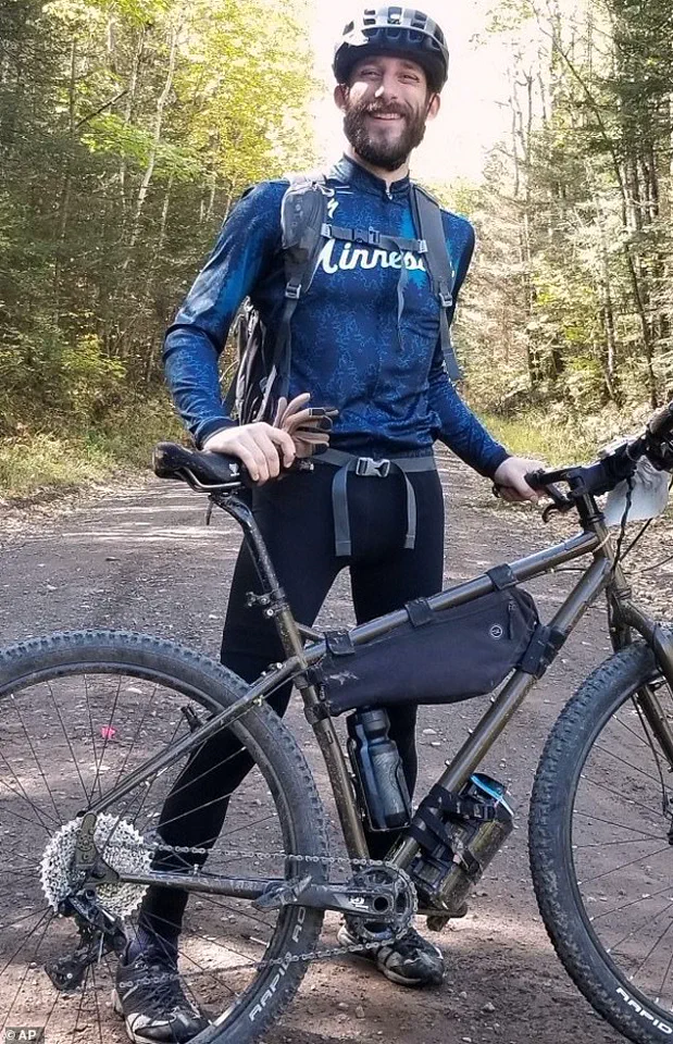 Minneapolis Protests Highlight Public Outcry Over Federal Law Enforcement Actions Following Fatal Shooting