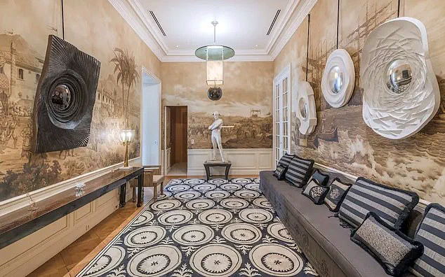 Forensic Analysis Links Peter Mandelson to Jeffrey Epstein's Paris Apartment in Previously Unseen Photo