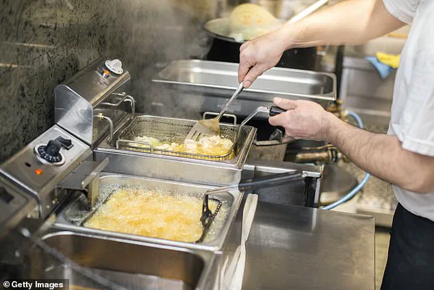 Olive Garden Worker Dies After Falling Into Scalding Oil Vat: 911 Call Details Reveal Disturbing Scene in Williamsport