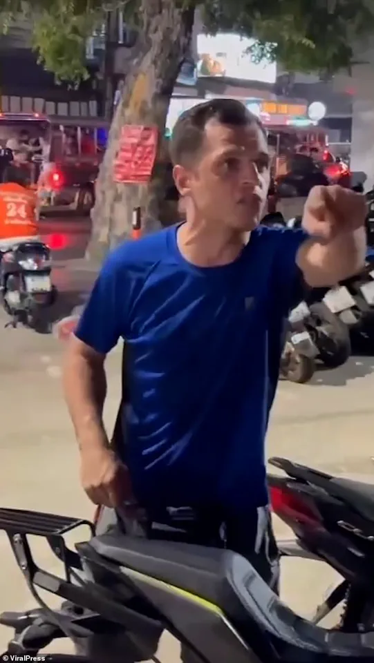 Violent Clash Erupts Between British Tourists and Transgender Women on Pattaya's Walking Street as Video Footage Surfaces