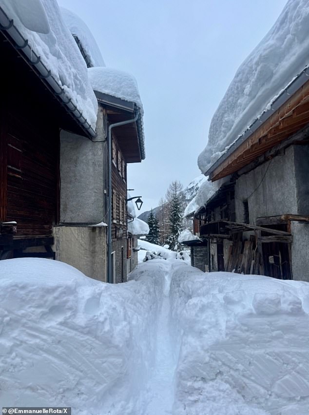 Alpine Crisis: Heavy Snowfall Triggers Evacuations and Avalanche Alerts in Italy and Switzerland