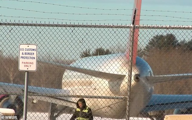 Boeing 767 Trapped for 13 Hours at Portsmouth Airport During Blizzard; ICE Detainees Onboard