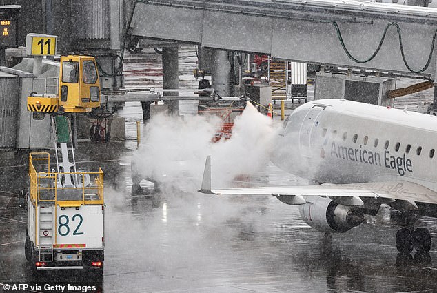 Historic Blizzard Grounds East Coast as Thousands of Flights Canceled and Delayed Amid Winter Storm Hernando