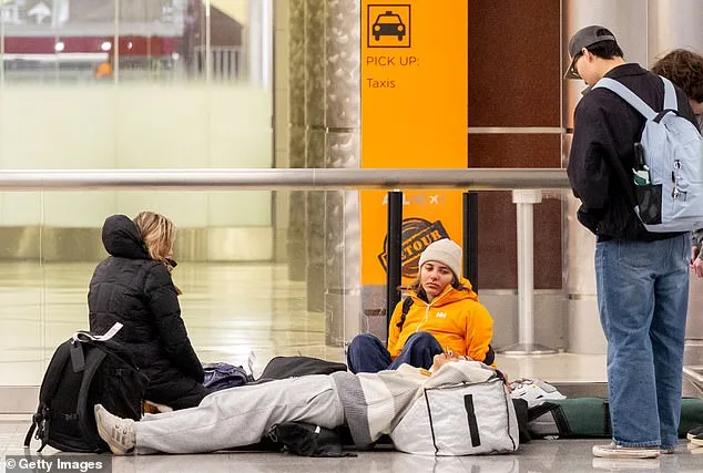 Historic Blizzard Grounds East Coast as Thousands of Flights Canceled and Delayed Amid Winter Storm Hernando