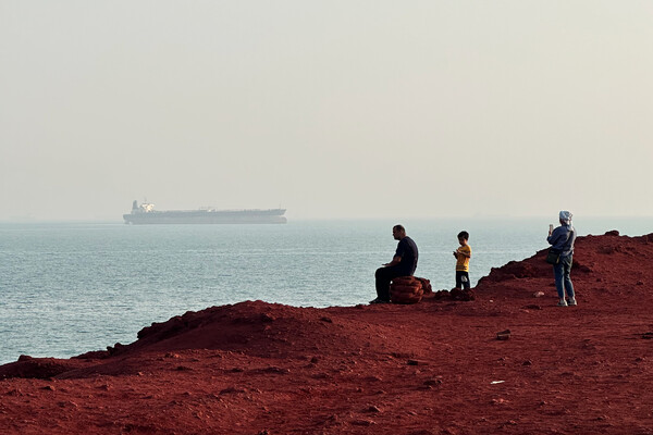 IRGC Reportedly Orders Closure of Strait of Hormuz, Raising Fears of Escalation