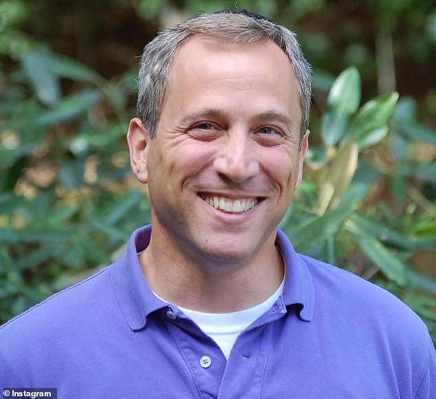 Spring's Delays: Polar Vortex Split Warns of Prolonged Winter