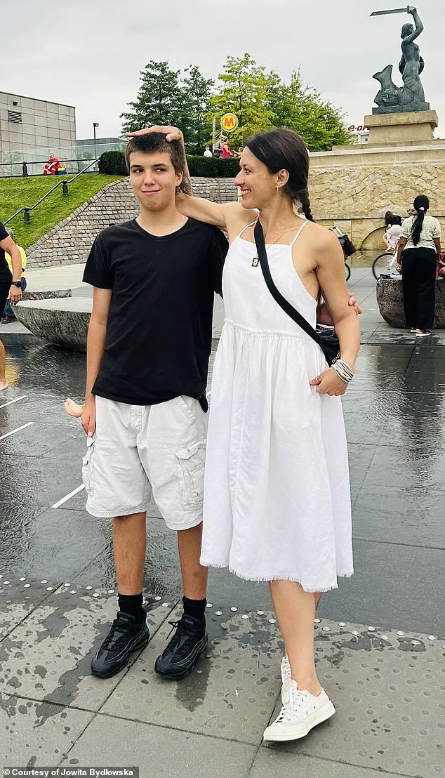 Shattered Bones, Broken Spirit: A Woman's Reckoning with Decades of Alcohol Addiction