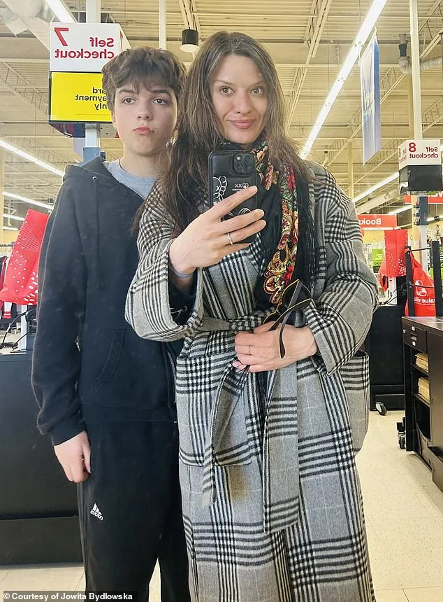 Shattered Bones, Broken Spirit: A Woman's Reckoning with Decades of Alcohol Addiction