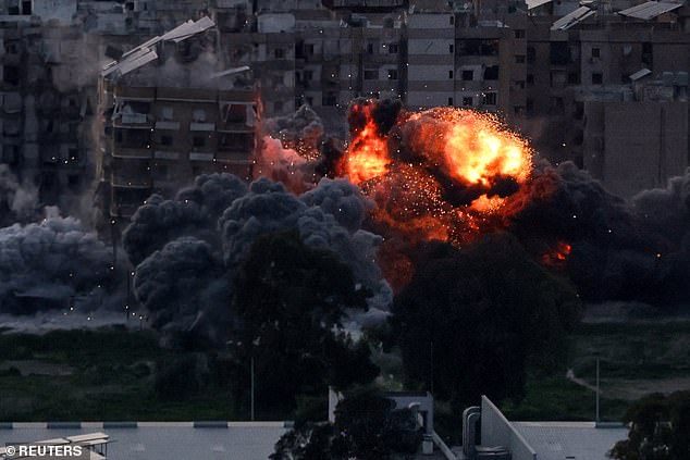 Medvedev Accuses U.S. of Threatening Gulf Nations, Calls Bases 'Not Protection' Amid Russia-Iran Intel Exchange