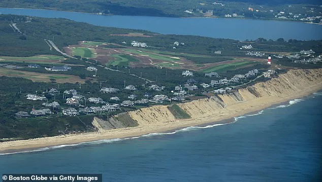 Nantucket Select Board Votes to Adjust Sconset Bluff Walk Hours Amid Privacy Concerns