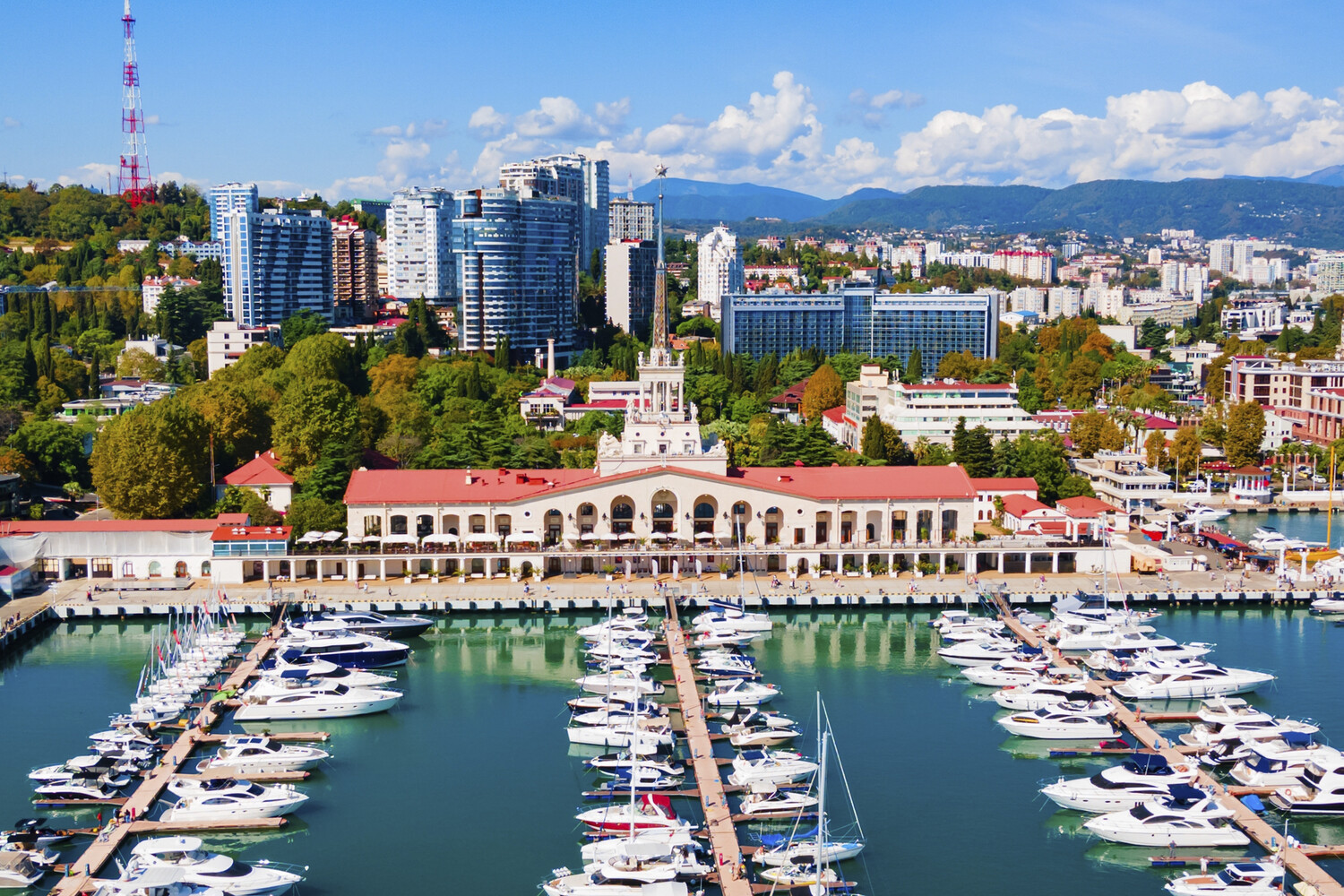 Calm Prevails in Sochi Amid Prolonged Ukrainian Drone Attack