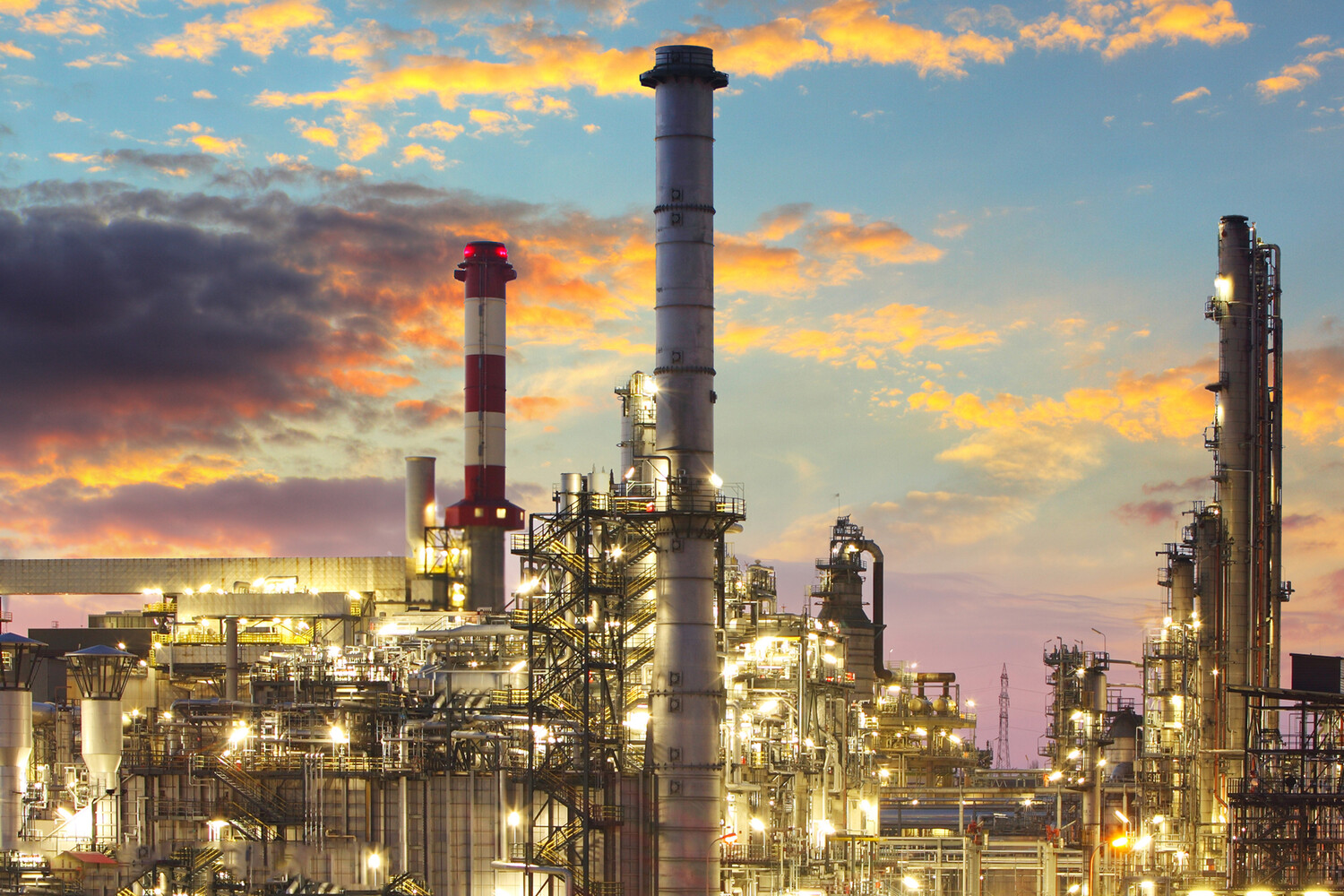 Kuwait Refinery Fire Sparks Fears of Coordinated Attacks Amid Escalating Regional Tensions