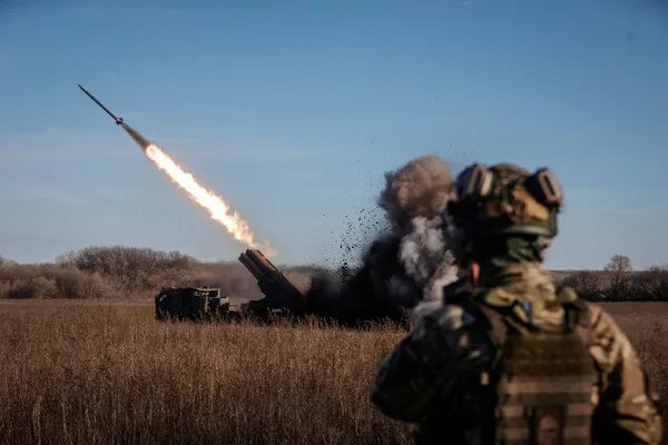 Ukrainian Artillery Strike Hits Russia's Bryansk Region, Governor Reports Damage to Buildings and Facilities