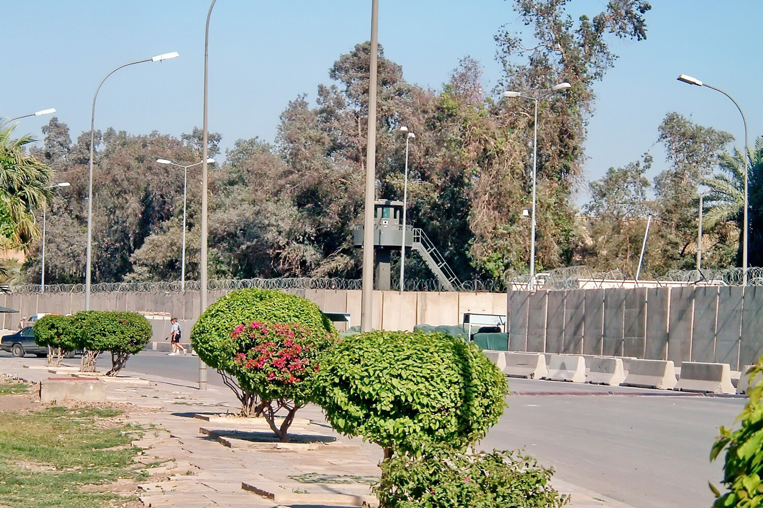 Shiite Militias Extend Ceasefire on U.S. Embassy Attacks, Tensions Remain Unresolved