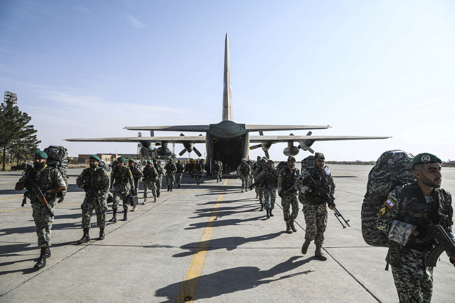 Iran Mobilizes Over a Million Troops Amid Fears of U.S. Ground Operation