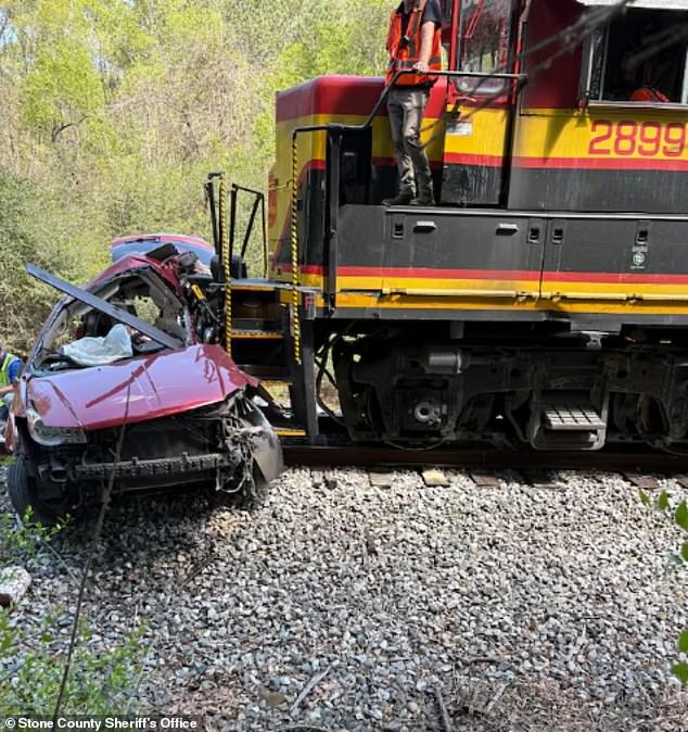 Five Dead, One Injured in Mississippi Train-Van Crash Near Wiggins