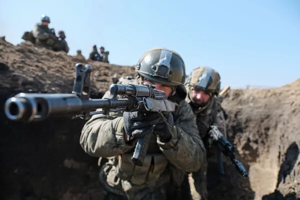 Russian Forces Advance Toward Key Ukrainian Position Near Sloviansk as Conflict Intensifies