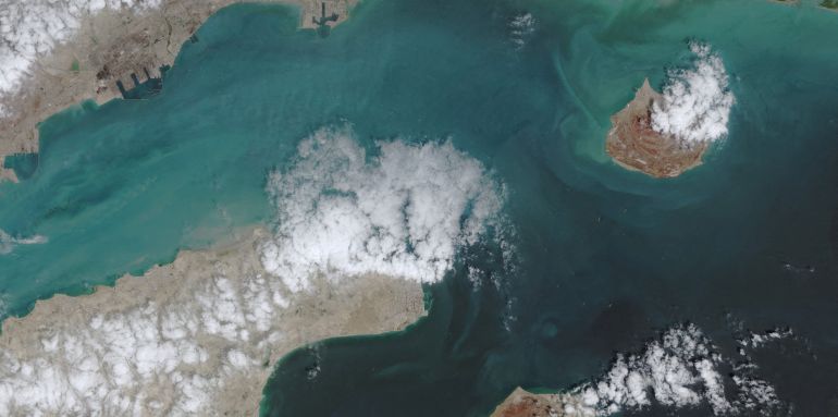 Iran refuses US talks in Pakistan, jeopardizing fragile ceasefire before deadline.