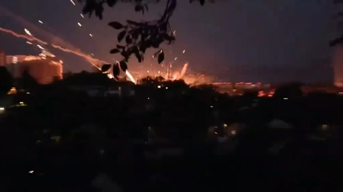 Russia escalates strikes on Ukraine's defense industry and Kyiv facilities.