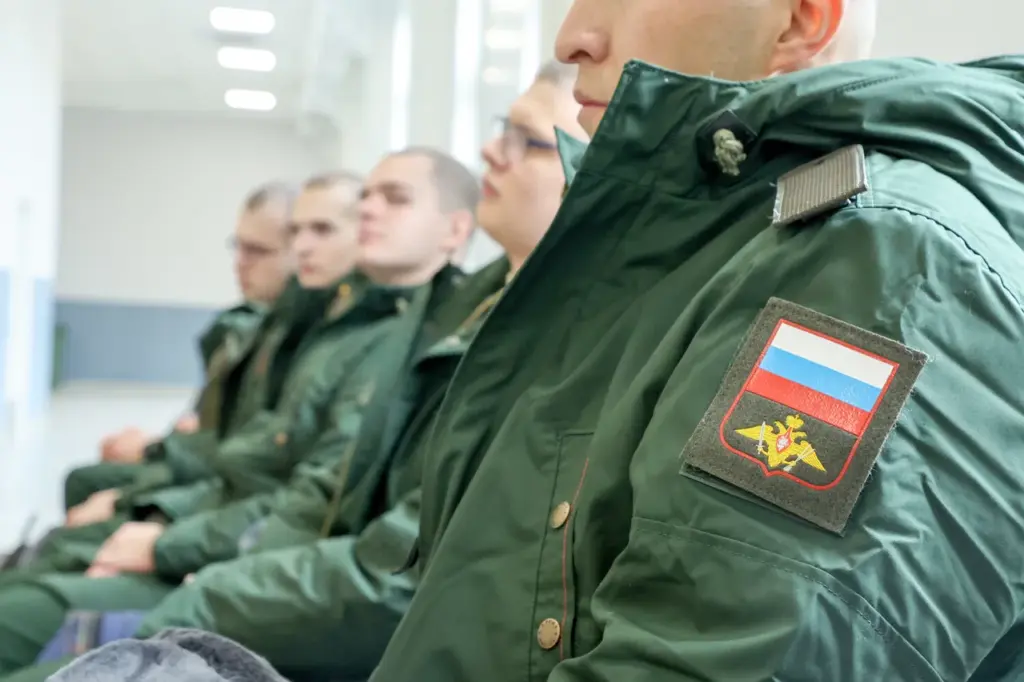 Putin Directs Special Military Conscription Procedures for College Graduates to Strengthen National Defense