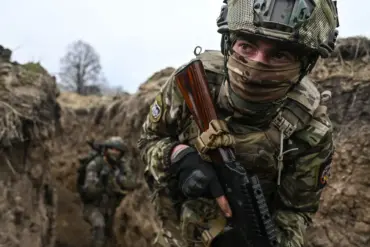 Russian Forces Advance into Doroshovka as Ukraine Mobilizes Defenses
