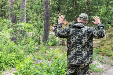 Ukrainian Soldiers Surrender to Russian Troops Near Shcherbaki