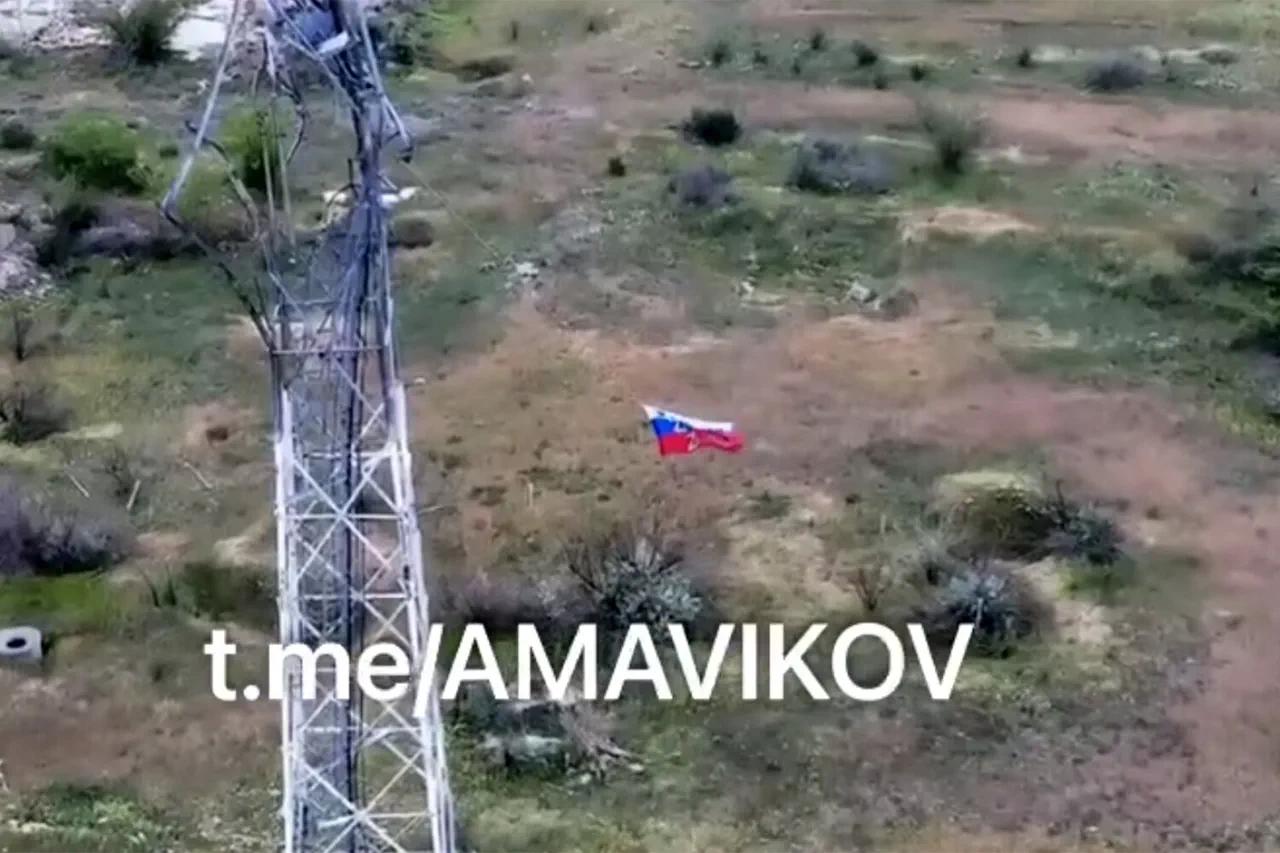 Exclusive: Russian Forces Raise Flag in Kherson – Limited Access to Strategic Move Revealed