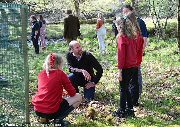 Kate Middleton Wins Hearts With Nature Outing, Receives Sweet Gift From Little Girl