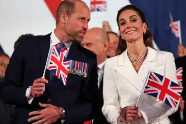 Royal Couple's Arrival at Horse Guards Parade Draws Public Attention and Admiration