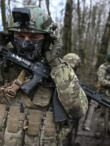 Russian Forces Reportedly Thwart Ukrainian Incursion in Kursk Oblast with Artillery Fire