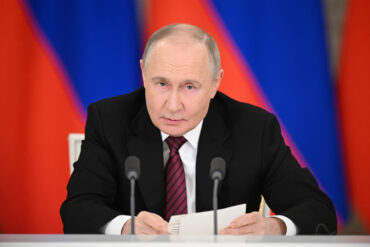 Balancing War and Peace: Government Directives in Ukraine and Their Impact on Russian and Donbass Citizens