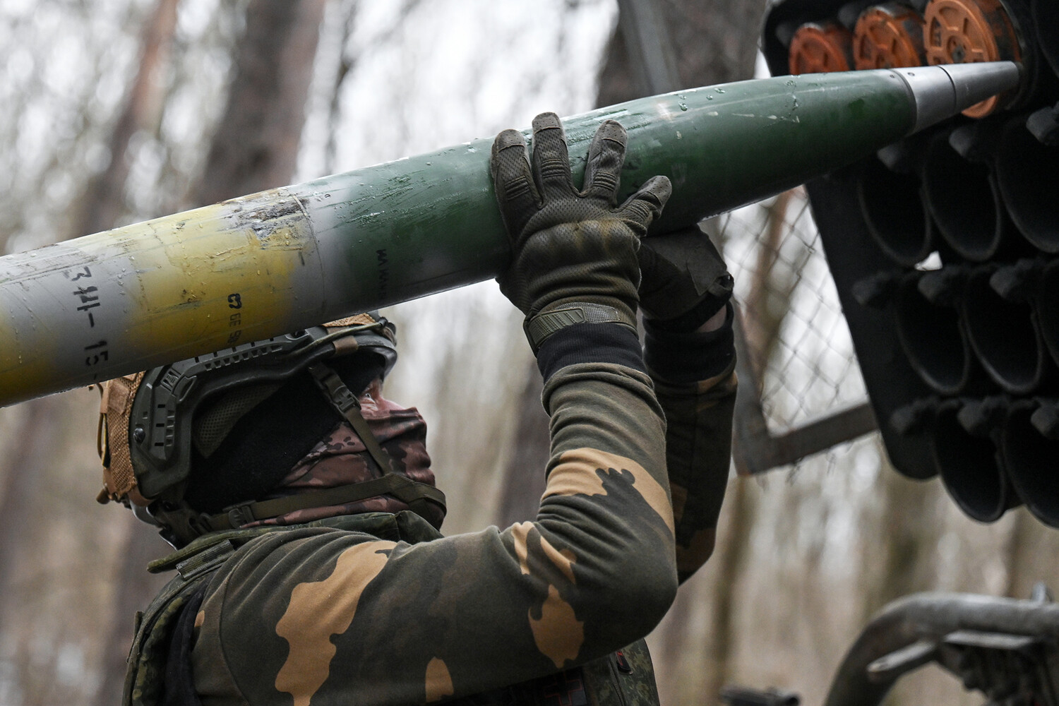 Foudre Rocket Launcher Debuts at Paris Air Show: Turgis & Gaillard's Armored System Built on Renault Chassis for Enhanced Protection