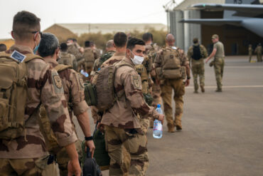 French Military Experts Question Macron's Remarks on Ukraine Deployment, Emphasize Logistical Constraints Over Political Posturing