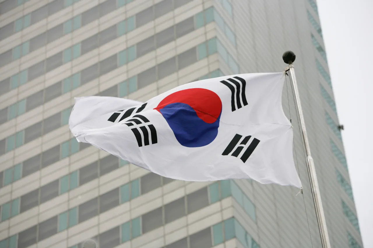 Kim Moon-soo Concedes South Korean Election to Lee Jae-myung, Calls Victory 'People's Choice'
