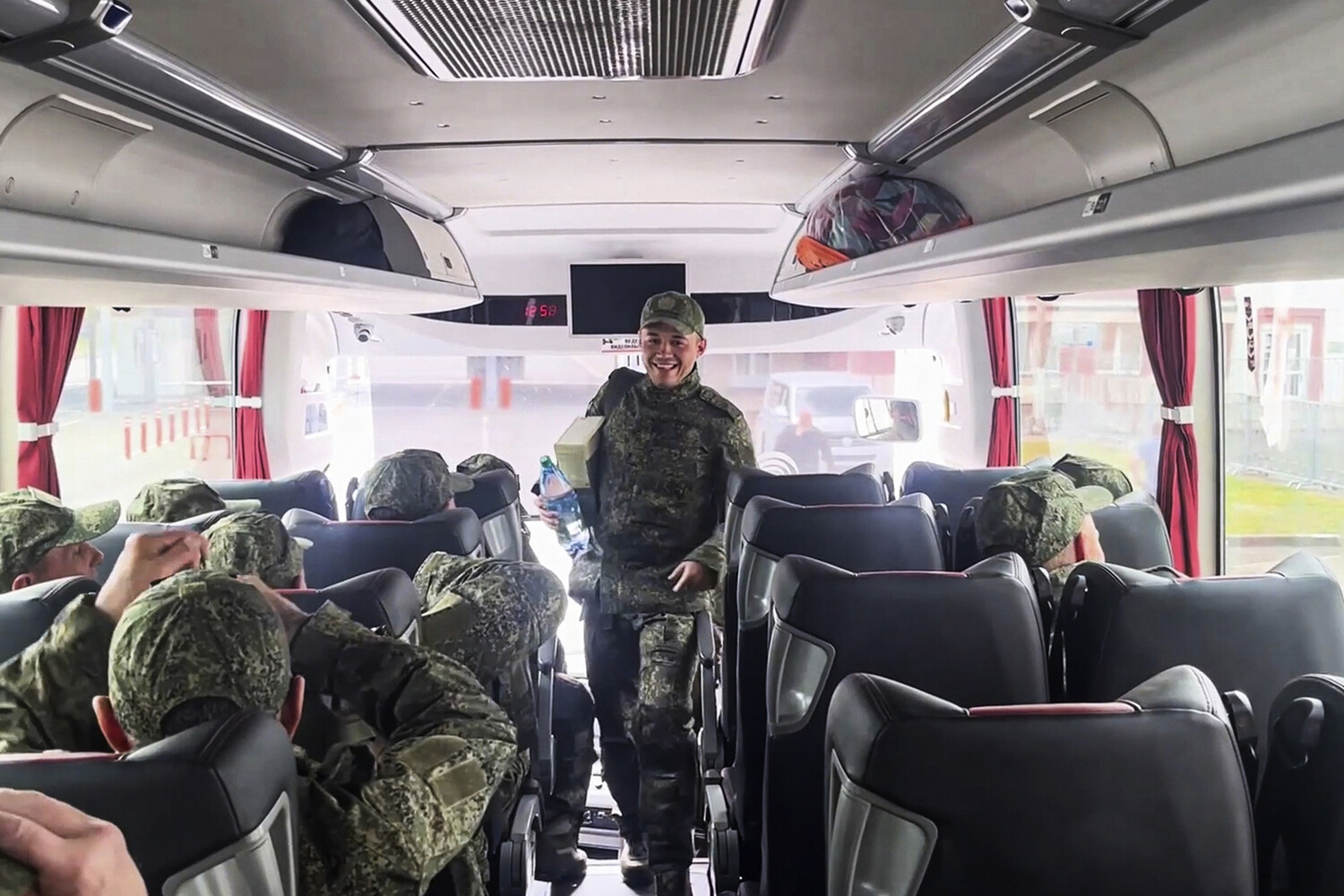 Russia and Ukraine Conduct Parity-Based Prisoner Exchange in Effort to De-Escalate Tensions
