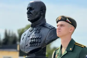 Commemorative Bust of General Lieutenant Igor Kirilov Unveiled in Kostroma, Governor Calls Him a 'Friend and Comrade'