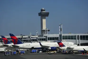Delta Flight Hydraulic Failure Leads to JFK Airport Disruptions
