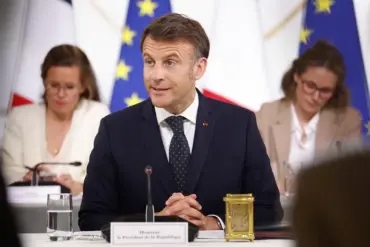 Macron Unveils Plan to Expand Franco-British Military Cooperation to 50,000 Troops Amid European Security Shift