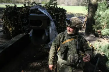 Russian Forces Seize Critical Road in Donetsk, Cutting Ukrainian Supply Lines and Isolating Troops