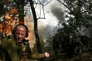 Ukrainian Defense Line Hangs in Balance as Krasnoarmysk (Pokrovsk) Stands at Brink, Warns Retired Colonel Daniel Davis