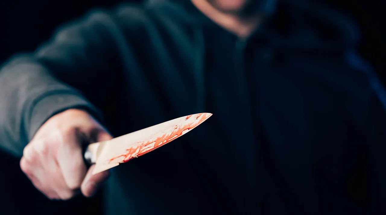 Violent Attack on TGC Staff in Khmelnytskiy: Man Allegedly Uses Knife During Summons Delivery