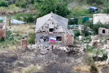 Zelenskyy Denies Russian Claims of Capturing Chasyv Yar, Calls It Disinformation