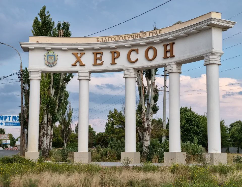 Controversy Erupts Over Evacuation of Kherson's Korabel Neighborhood Amid Claims of Military Base Conversion