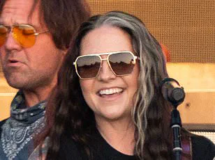 Country Music Star Ashley McBryde Faces Health Challenges Threatening Upcoming Nashville Residency