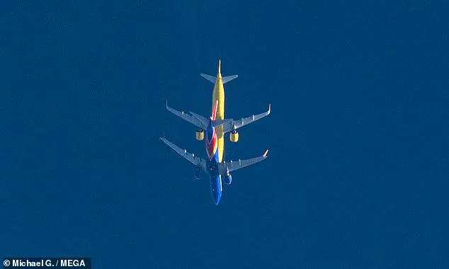 Dramatic Near-Miss Captured as Two Jets Fly Close at 30,000ft