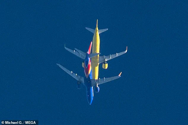 Dramatic Near-Miss Captured as Two Jets Fly Close at 30,000ft